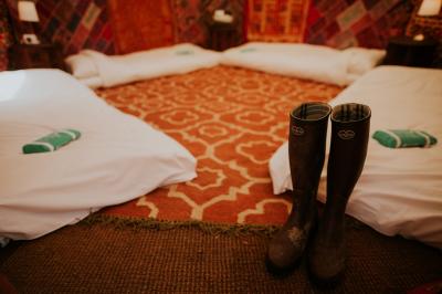 14ft yurt with 4 single floor mattresses