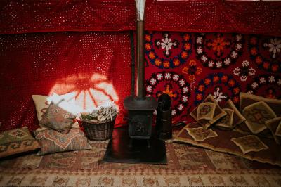 18ft sumptuous fire detail