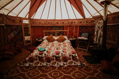 Proper double bed pink