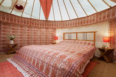 Proper double bed rust