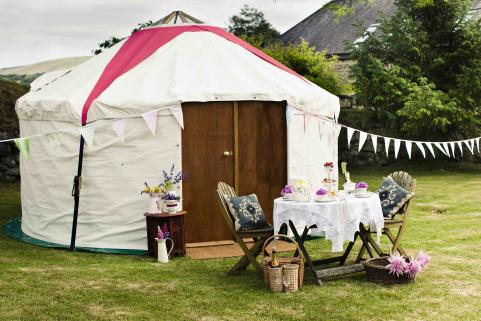 Simple 14ft yurt outside